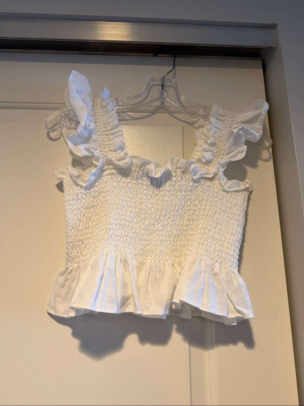 HILL HOUSE. Paz white linen smocked top. Size small